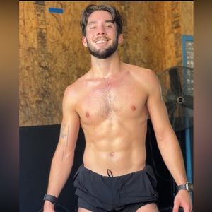 Meet your Posher, Aaron